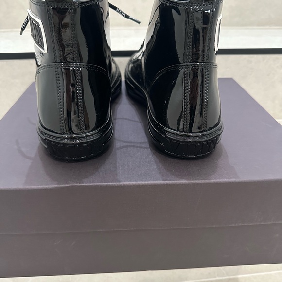 Brand new Valentino hightop sneakers. - Picture 6 of 9